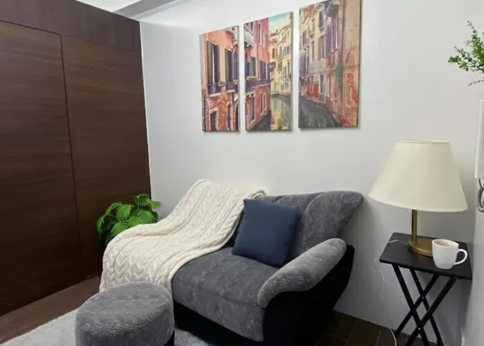 Stylish 1br Air Residences Wifi & Netflix Apartment